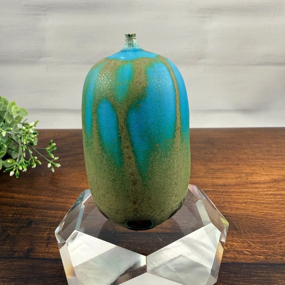Rose Cabat Feelie Studio Pottery Vase Turquoise Green Crystalline Glaze Signed